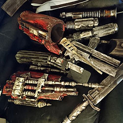 http://www.bobafettfanclub.com/news/wp-content/uploads/sugarpot-mythos-boba-fett-gauntlets-and-tools-tn.jpg