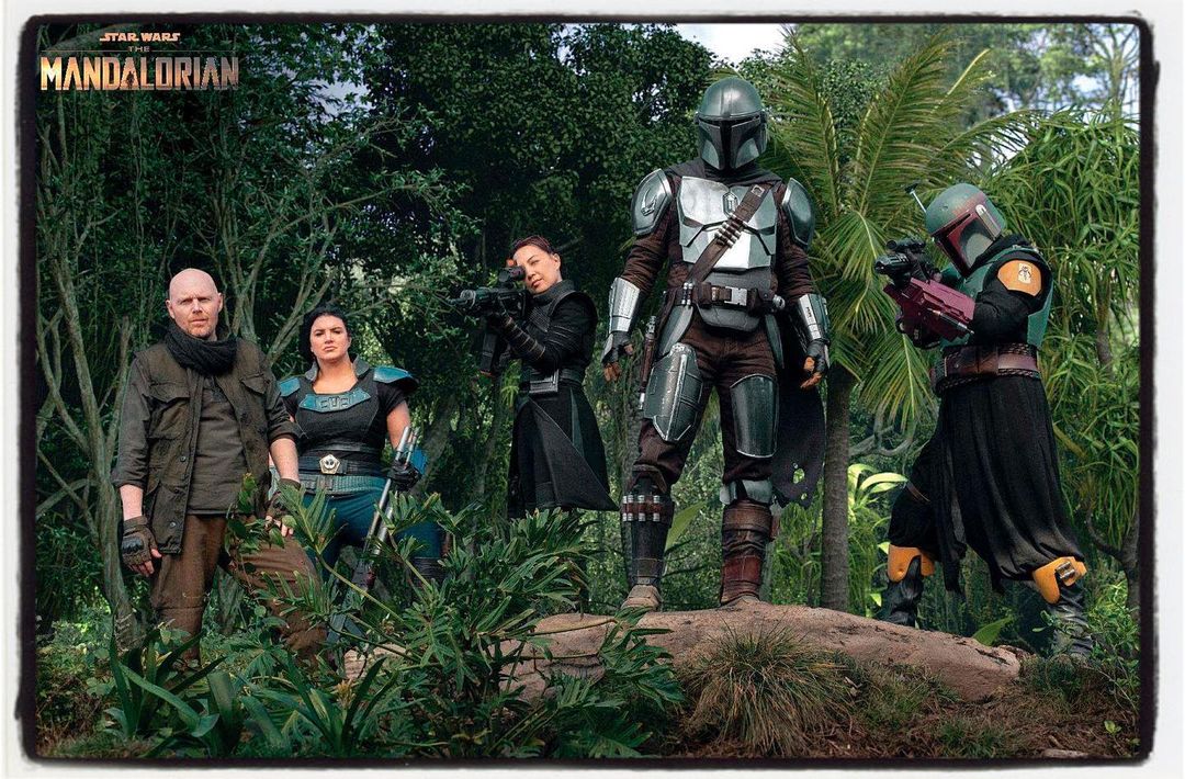 https://www.bobafettfanclub.com/multimedia/galleries/albums/userpics/10001/the-mandalorian-bts-promo-photo-by-justin-lubin-0-1611475557.jpg