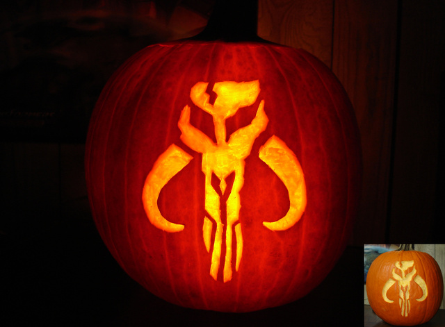Mandalorian Pumpkin Carving by Tom (aka Hornett)  